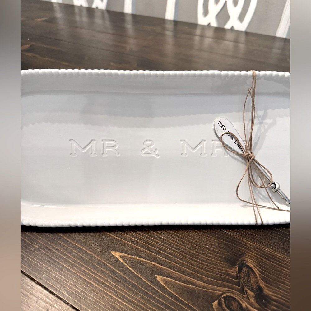 Mud Pie Mr & Mrs Plate & Cheese Knife Wedding Anniversary Serving Gift Set